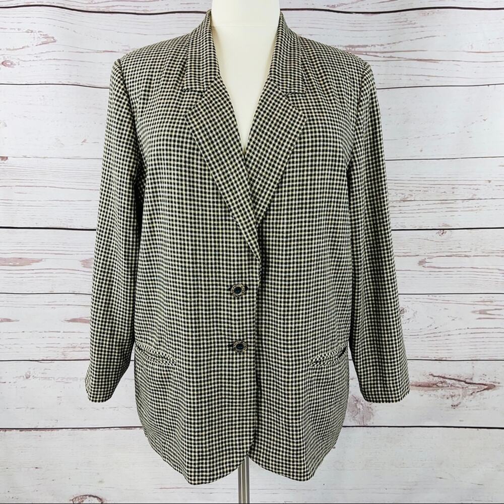 Sag Harbor Woman plaid blazer two button
